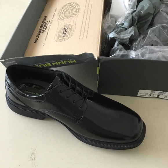 New Pair of Comfort Dress Shoes Size 9.5 W